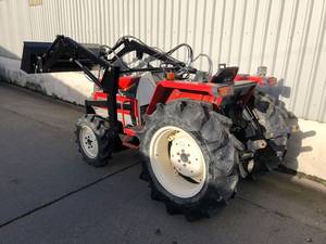 Livraison gratuite FX30S Tracteur compact 30HP 4 roues motrices + NOUVEAU Chargeur frontal |   1,5 L 3 cylindres Diesel |   18F/6R Power Shift |   Direction assistée - Product Image 5