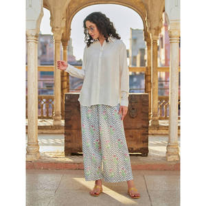 Ensemble chemise Awadhi brodée unie et pantalon palazzo pour femme - 2 pièces - Product Image 4