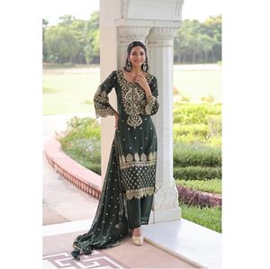 Traje Salwar de Fiesta Más Vendido en Georgette Sintética con Bordado Premium y Lentejuelas para Damas Disponible a Precio de Fábrica - Product Image 1