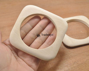 Bracelets en bois élégants Boho, cadeaux écologiques faits à la main pour elle par Tradebyd - Product Image 1