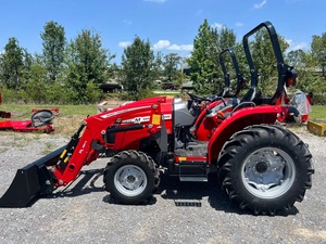 Nouveau tracteur à roues Massey Ferguson 1835M 35HP avec moteur et boîte de vitesses - Product Image 2