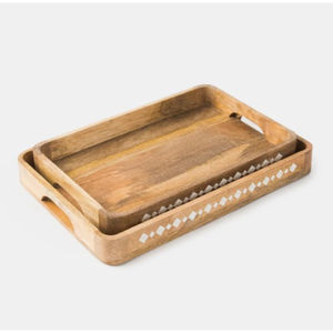 Plateau de service en bois de manguier sculpté à la main avec poignées découpées Plateau rectangulaire en bois décoratif pour la décoration de la maison Plateau de service - Product Image 3