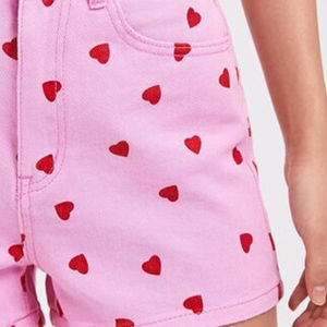 Prix usine nouveau Style 2024 short rose coeur imprimé Sexy évider bouton braguette taille haute grande taille Denim Shorts pour les femmes - Product Image 5