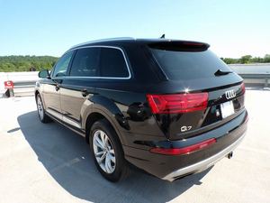 ใช้ lhd/rhd 2019 Audi Q7 55 TFSI Quattro Premium PLUS AWD - Product Image 3