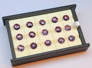 Increíble laboratorio cultivado Alejandrita piedra preciosa CORTE DE FÚTBOL Briolette forma redonda Alejandrita gemas para hacer joyas - Product Image 3