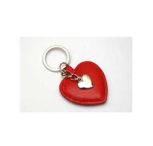 Pequeños accesorios de cuero Llavero en forma de corazón Llavero de lujo en forma de corazón de cuero PU para uso hecho a mano - Product Image 2