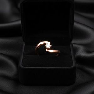 Bague en diamant unique en or rose 14 carats - Product Image 1