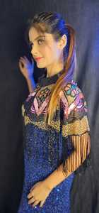 Elegante vestido de capa burlesca con cuentas hebras perlas lentejuelas bordado sujeta cuello recto hasta el suelo sujetador incorporado 100% Club - Product Image 5