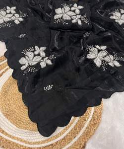 Saree, sari, shari en soie de créateur avec broderie séquentielle détaillée organisée pour les garde-robes ethniques des femmes - Product Image 5