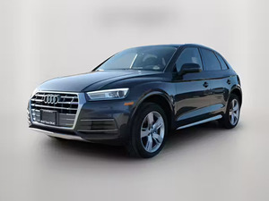 Audi Q5 Prestige SUV 2023 légèrement utilisée, en excellent état - Product Image 2