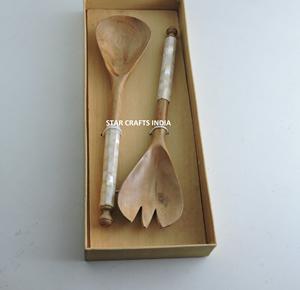Juego de servidor de ensalada de madera de la mejor calidad india con mango de resina blanca para juegos de mesa de cocina cuchara y tenedor para comer alimentos - Product Image 1