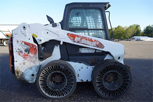 Minicargadora usada 2021 BOBCAAT S62 EPA CE ISO CERTIFICADA con motor diésel con control totalmente hidráulico - Product Image 2