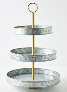 ชุบทองตกแต่งร้อนขาย 3 ชั้นเค้กยืนถ้วยขนมหวานจอแสดงผลถาดสําหรับงานแต่งงานวันเกิดพรรคโลหะ - Product Image 4