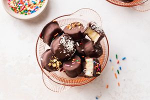Ananas enrobé de chocolat et fruits secs |   Snacks tropicaux en gros pour les acheteurs B2B - Product Image 2