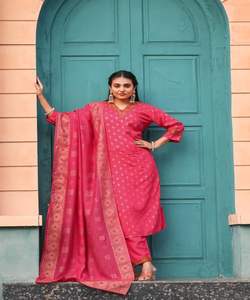 Attrayant Net Casual Wear Top Pant Dupatta Set avec élégante broderie florale Kurta - Product Image 1