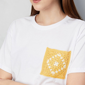 Fournisseur de t-shirts décontractés pour femmes avec broderie imprimée, t-shirts en coton de haute qualité, broderie personnalisée pour la production en gros, marque privée - Product Image 3