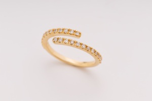 Anillo de Compromiso y Matrimonio de Oro Amarillo con Diamantes Naturales de Diseño para Aniversario o Propuesta, Joyería de Moda - Product Image 2