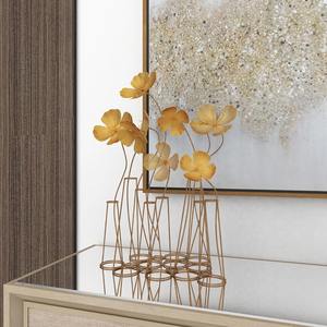 Charmante pièce maîtresse de vase en métal doré avec pièce maîtresse de table décorative au design floral pour l'affichage de cadeaux de bureau à domicile léger - Product Image 2