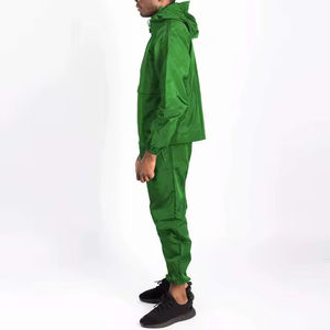 Ensemble survêtement unisexe d'hiver avec logo personnalisé, coupe-vent à capuche, 2 pièces, veste et pantalon respirants et légers - Product Image 4