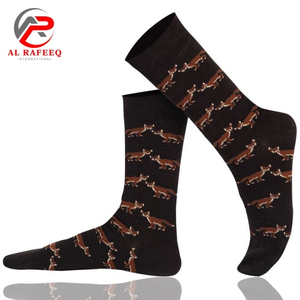 Calcetines de Algodón Amarillo Intenso con Estampado de Leopardo Salvaje, Modernos y Personalizables con Posición del Logotipo en el Cuerpo y el Puño - Product Image 5
