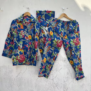 Ensemble de pyjama en coton pour femmes, léger et respirant, doux et lisse, classique, décontracté, romantique, pour les vacances - Product Image 3