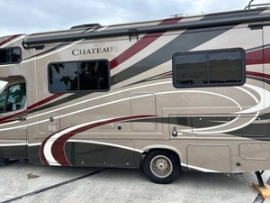 Nuevo Autocaravana T-h-o-r Motor Coach C-h-a-t-e-a-u 24BL 2019 con Aire Acondicionado y Emisión Euro 6 - Product Image 4