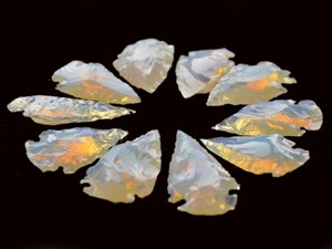 Pointe de flèche en opalite naturelle flèche en cristal sculpté pierre précieuse naturelle cristal de guérison couleur blanche oiseau silex flèche fabriquée à la main - Product Image 2