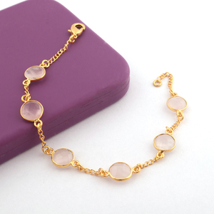 สร้อยข้อมือพลอยทรงกลมที่มีเสน่ห์ สร้อยข้อมือล็อคกุ้งมังกรโรสควอตซ์แท้ สร้อยข้อมือโซ่หินเกิดเดือนมกราคมชุบทอง 18k - Product Image 3