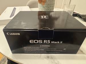 กล้องมิเรอร์เลส Canon EOS R5 Mark II รุ่นใหม่เอี่ยม บอดี้ฟูลเฟรม พร้อมใบรับประกันจากสหรัฐอเมริกา - Product Image 4