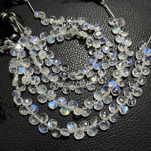 Rainbow Moonstone Smooth Heart Shape Briolette Natural White Plain Beads para la fabricación de joyas - Product Image 5