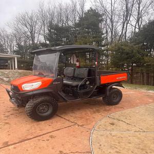 Véhicule utilitaire Kubota RTV X900, machine durable et fiable, conçue pour l'agriculture, le transport, l'aménagement paysager et l'utilisation en milieu rural. - Product Image 5