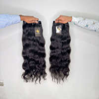 Cheveux humains bruts non transformés de temple indien de qualité supérieure, vendeurs de paquets de cheveux bruts vierges de cuticule de fille indienne vierge naturelle