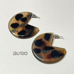 Handcrafted Vintage Lacquer Earrings with Incomplete Design and Light <b>Brown</b> Dots, Custom Wholesale Fashion Accessory Gift - Product Image 5