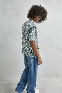 Camisa Casual de Verano 2026 para Hombre, Cuello en V, Manga Corta, con Botones, Antiarrugas, Estampado Animal, para Uso Diario - Product Image 3