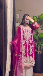 Nouveau Designer femmes fête indienne vêtements de mariage Faux Georgette séquence brodé et dentelle haut de travail avec Crush Pant et Dupatta - Product Image 2