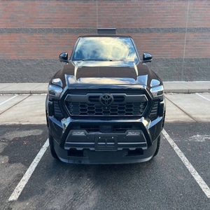 Toyota Tacoma TRD Off-Road HV 2024 d'occasion en excellent état - Product Image 1