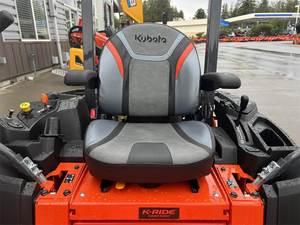 Tondeuse à gazon Kubota Z242 Zero Turn 2025-Moteur Kawasaki 23 HP, plateau fabriqué de 42 pouces, confort et performance - Product Image 4