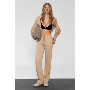 Pantalon de survêtement décontracté pour femme Urban Beat CLAYT, doublé en polaire, en tissu doux, avec deux poches et détails imprimés - Product Image 6