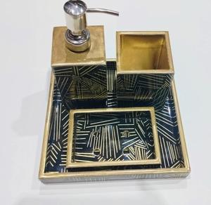 Decoración única estrella mundo madera baño hexagonal decoración baño accesorio Conjunto de 4 dispensador de jabón líquido 2 vasos bandeja de jabón - Product Image 2