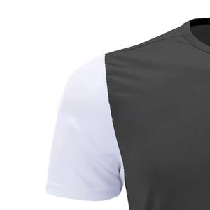 T-shirt de sport personnalisé bicolore pour homme, noir et blanc, pour l'entraînement en salle de sport, tissu respirant et à séchage rapide - Product Image 5