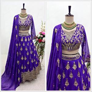Vêtements De Mariage Designer Lehenga Choli Avec Dupatta Avec Broderie Travail - Product Image 2