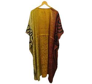 Robe kimono en soie patchwork au design élégant, couvre-bikini, vêtement de nuit, robe longue, kimono en soie recyclée vintage indien fait à la main - Product Image 4