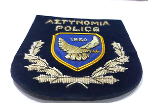 Badges, emblèmes et patchs brodés à la main de haute qualité pour les industries, en fil de bouillon, faits sur mesure - Product Image 4