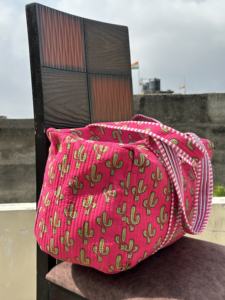 Lot de gros bagage de voyage indien personnalisé fait à la main de grande taille sac polochon sac de sport sac matelassé multi-usage en coton - Product Image 2