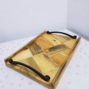 Juego de 2 bandejas de madera de diferentes tamaños con mango de metal, bandeja de madera de calidad creativa para el hogar, bandeja de madera decorativa al mejor precio - Product Image 2