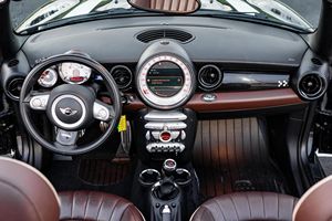 Mini Cooper John Cooper Works Cabriolet 2009 d'occasion, boîte manuelle 6 vitesses, turbo 4 cylindres, principalement d'origine sudiste - Product Image 4