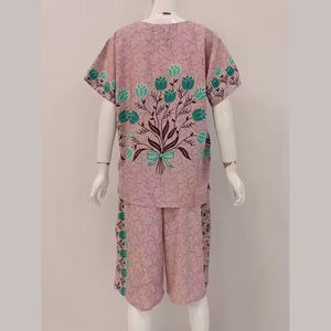 Ensemble robe et pantalon économiques d'été à motif floral quotidien et à manches courtes en rayonne douce - Product Image 3