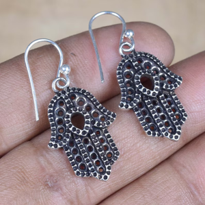 Delicada Plata de Ley 925 Lisa Hamsa oxidada Fátima hecha a mano gota colgante joyería pendientes de plata regalo precio al por mayor - Product Image 2