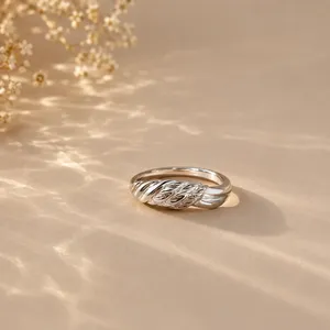 Anillo Cruzado de Cuerda Trenzada - Joyería Fina, Anillo de Declaración - Product Image 3