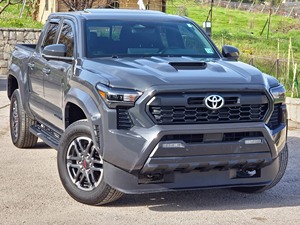 รถยนต์โตโยต้า ทาโคมา TRD Sport Premium ปี 2025 เครื่องยนต์ดีเซลเทอร์โบ เกียร์อัตโนมัติ ยาง R20 เบาะหนัง แร็คหลังคาอะลูมิเนียมอัลลอย ขับเคลื่อน 4 ล้อ - Product Image 3